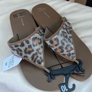 NWT Women’s Leopard Rhinestone Wedge Flip Flop Sandals